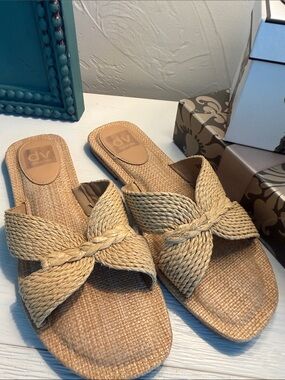 DV by Dolce Vita Braided Natural Woven JENZY Slide Sandals. Size 8.5